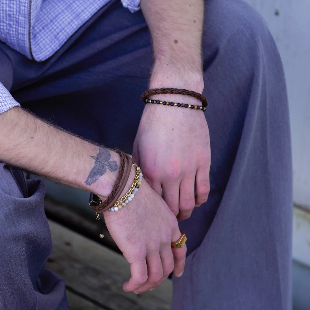SON rundflettede læderarmbånd stylet sammen med andre smykker