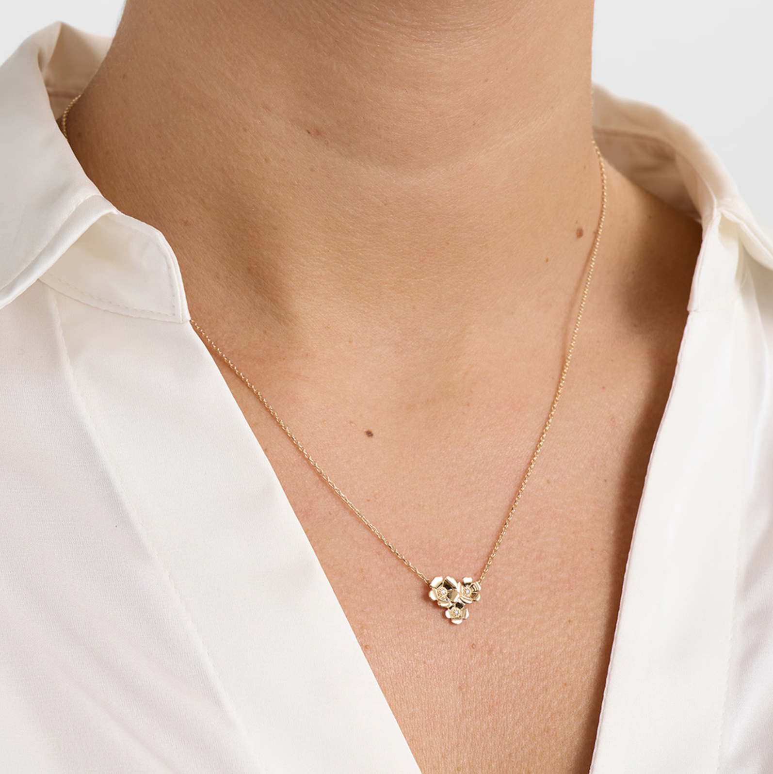 Fleur vedhæng 14 kt. guld m. brillanter