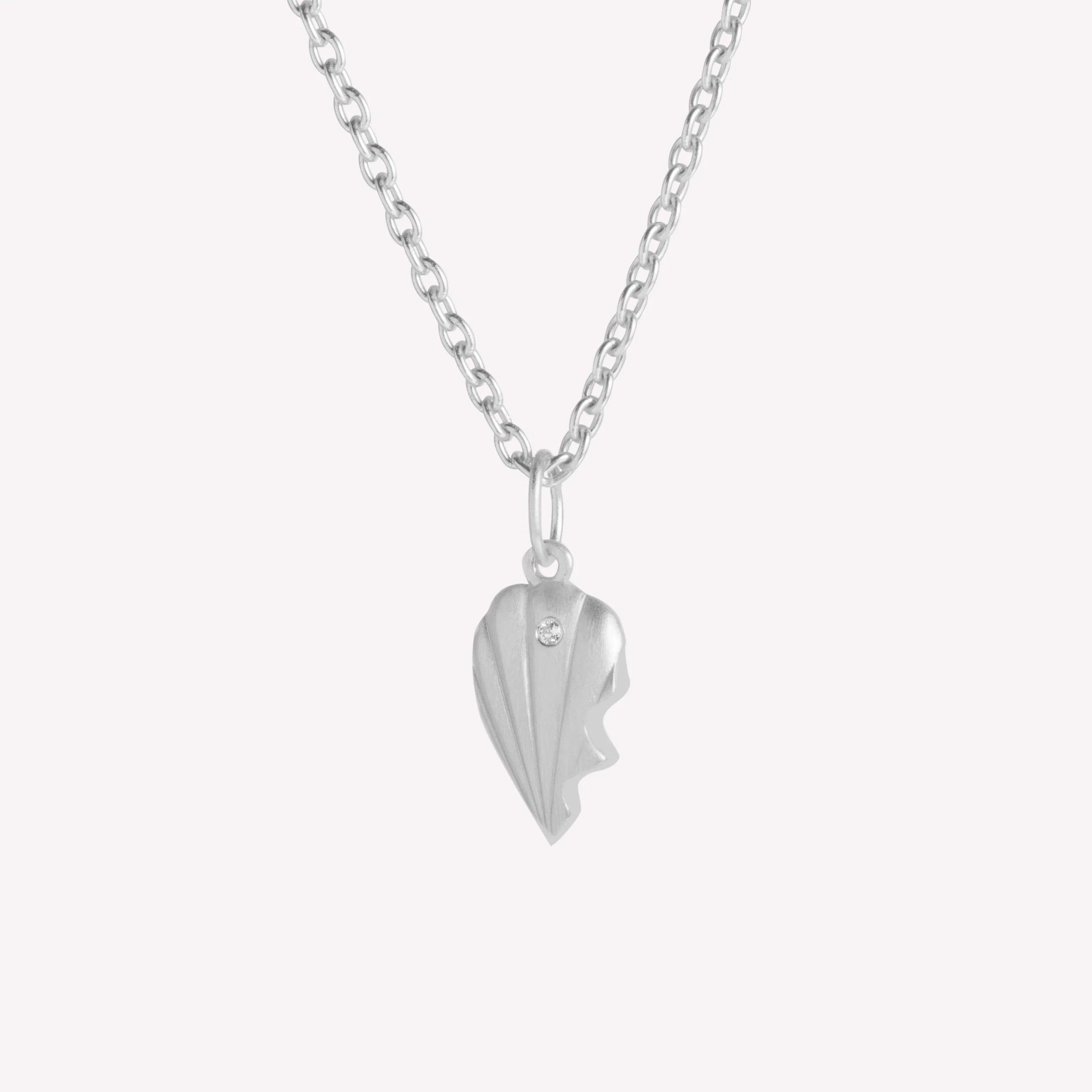 Just Love knæk-hjerte vedhæng