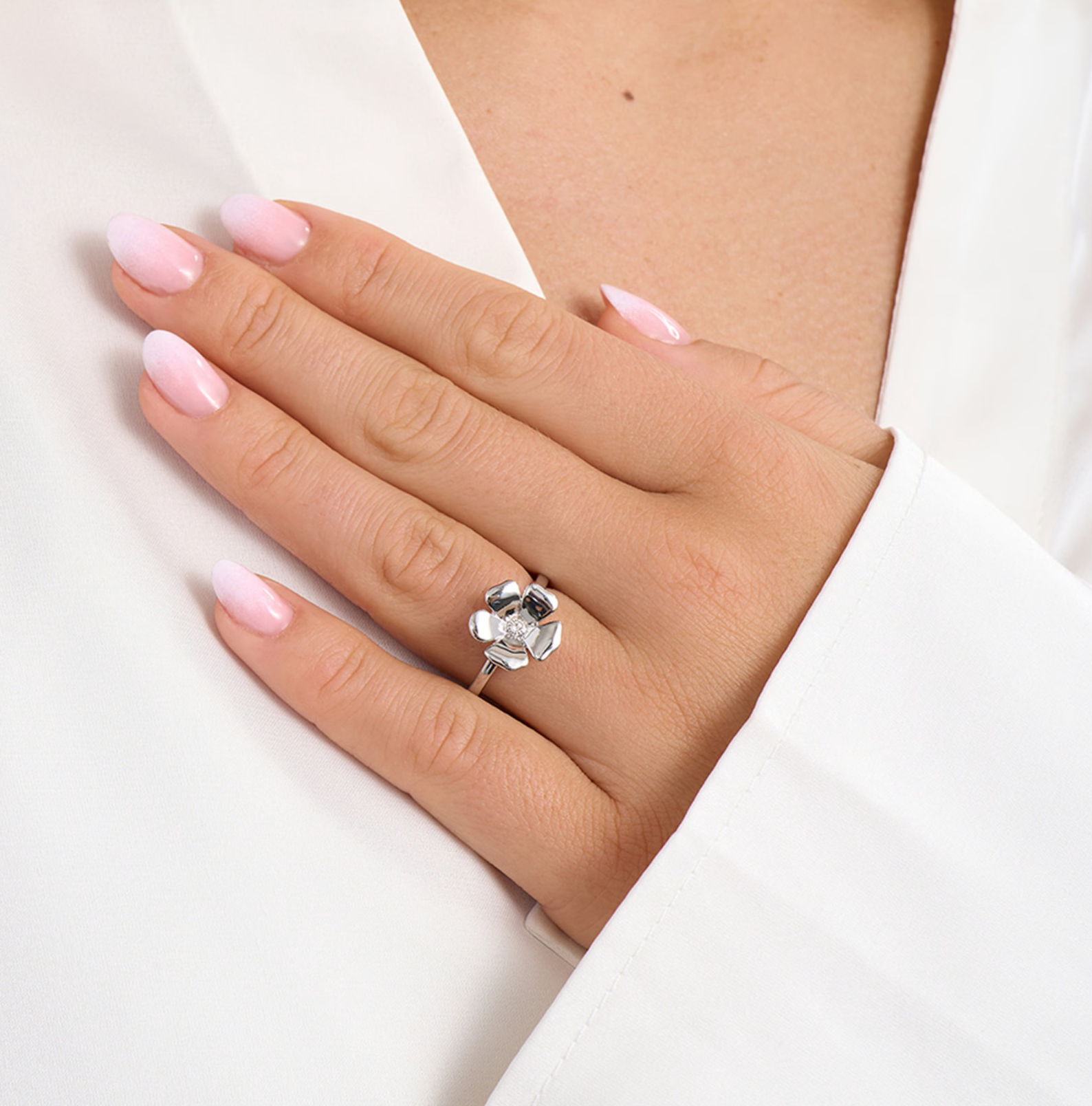 Fleur sølv ring m. hvid topas