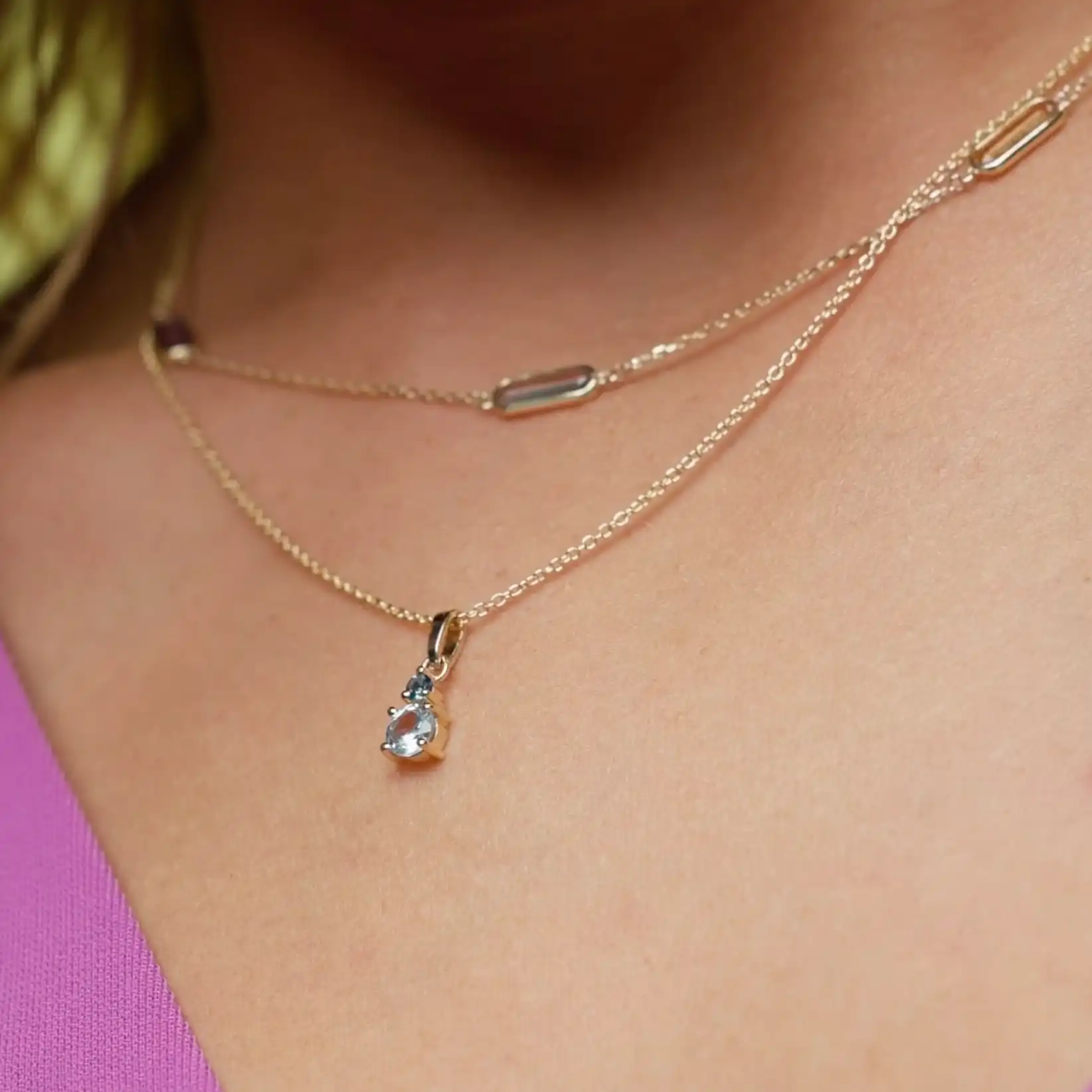 Halskæde i 8 kt. m. zirkonia